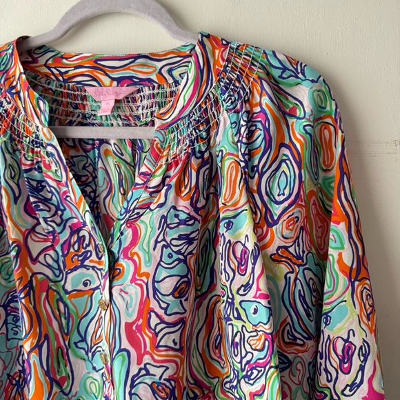 Lilly Pulitzer | 100% Silk Elsa Top in What A Catch Print - Picture 5 of 12